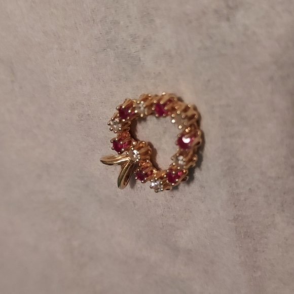 Heart Shaped Ruby & Diamond Gold Pendant - Picture 7 of 8